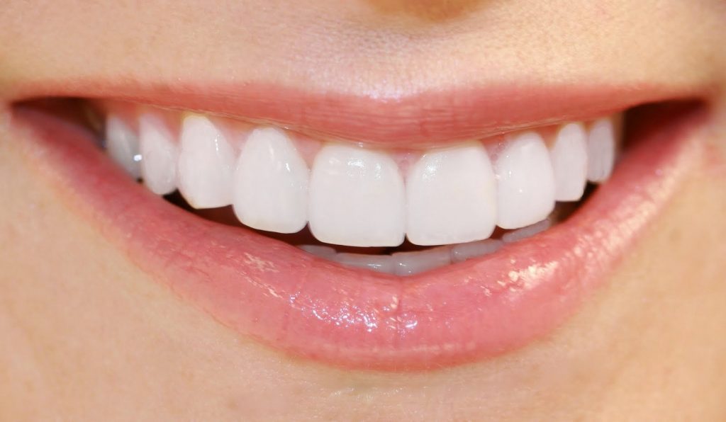 La odontología y el Verano sonrisa ideal 1024x596